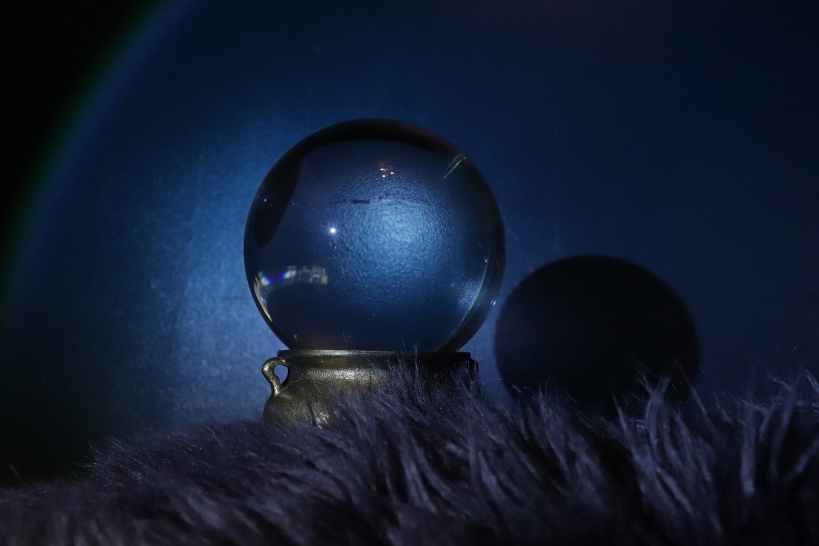 crystal-6671085_1920